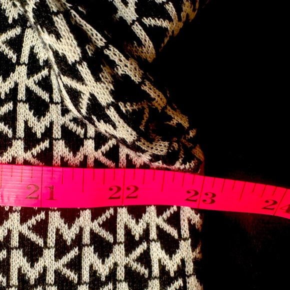 NWT Michael kors Women’s logo sweater Black Size XL - Picture 8 of 8